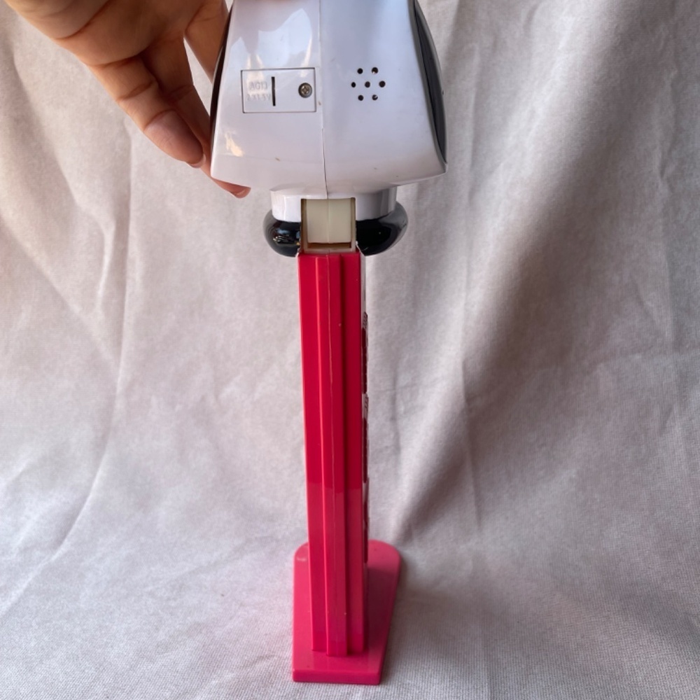 Snoopy jumbo PEZ dispenser with music - Picture 9 of 9